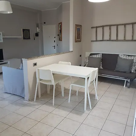 Adda Con Posto Auto Apartmán
