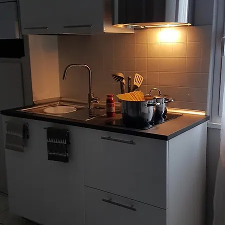 Adda Con Posto Auto Apartmán